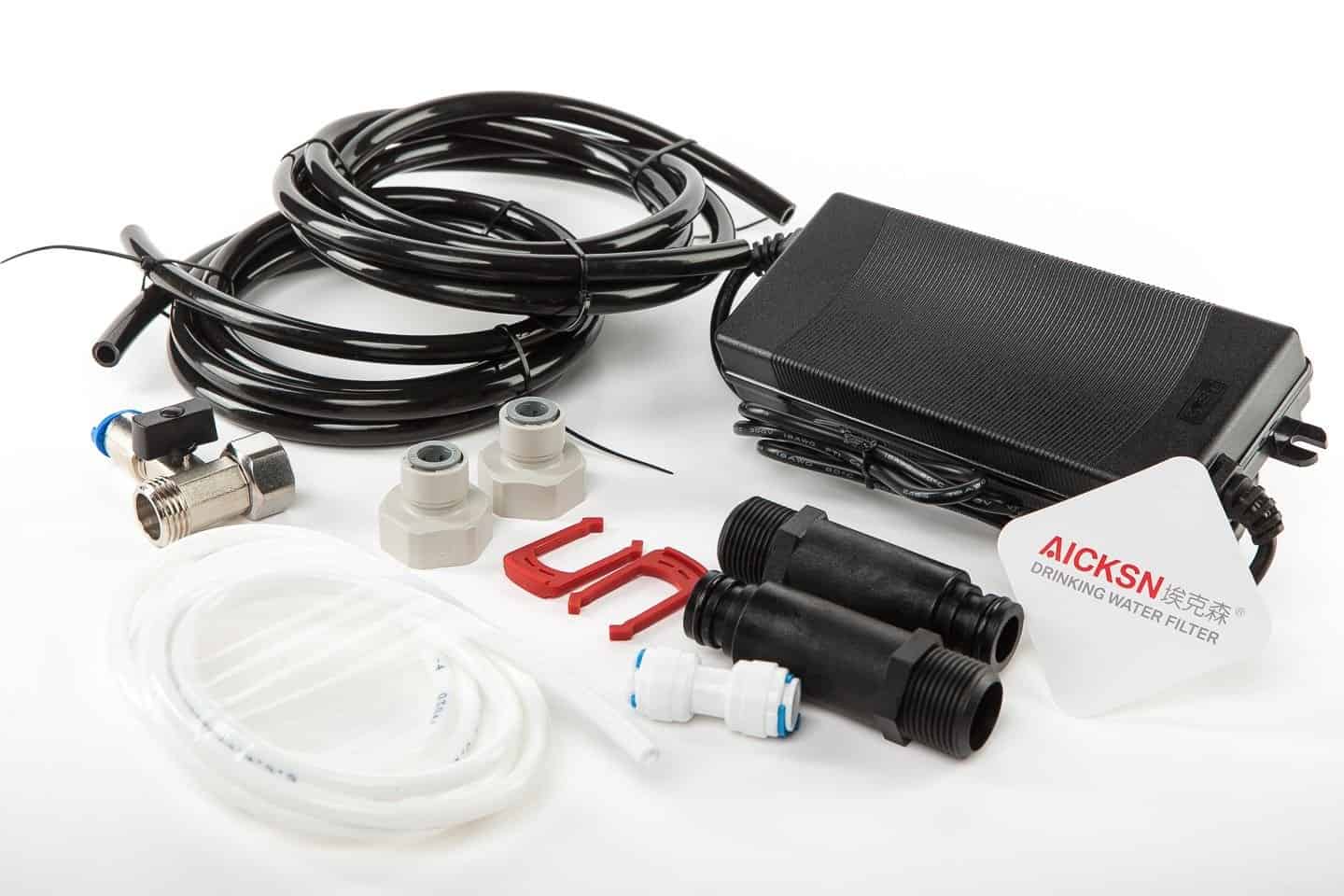 High-quality drinking water filter system with various hoses, fittings, and parts for clean, pure water purification. Perfect for home or office water filtration needs.