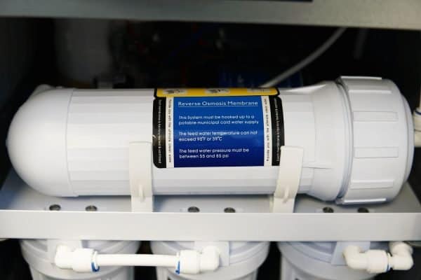 Reverse osmosis membrane for water filtration system, high-quality filtration component for clean drinking water, used in residential and commercial reverse osmosis water treatment solutions.