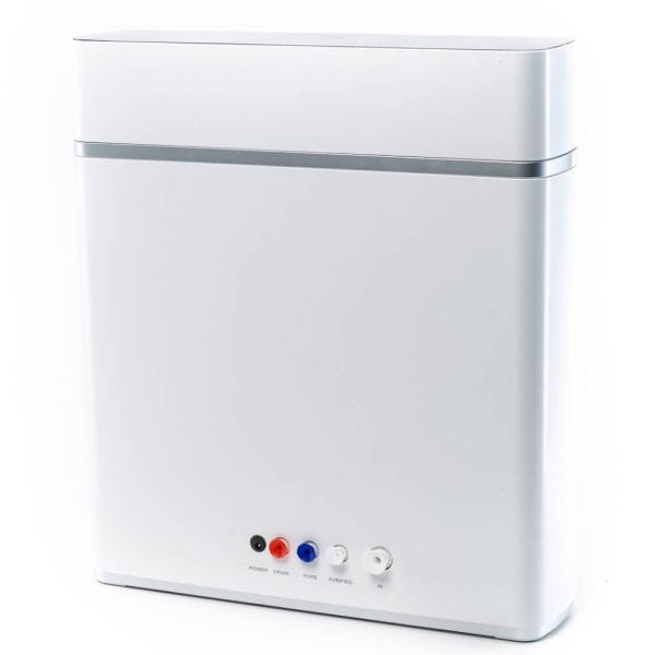 Reverse osmosis water filter system for clean, purified drinking water - perfect for home or office use.